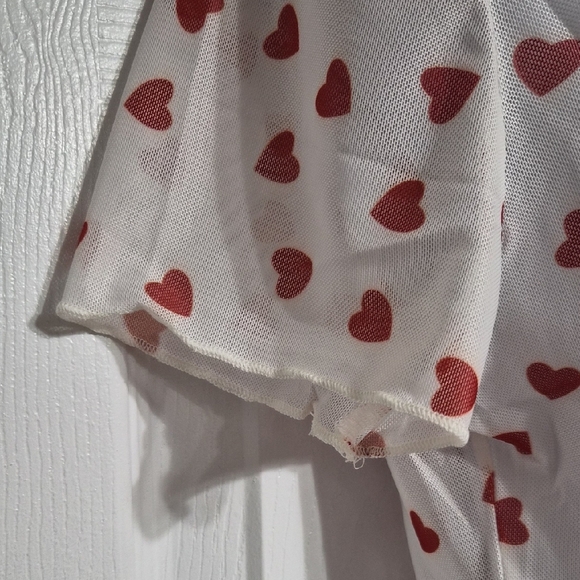 Sheer Red And White Heart Cropped Top Women's Top NWOT Size Medium - Picture 4 of 8